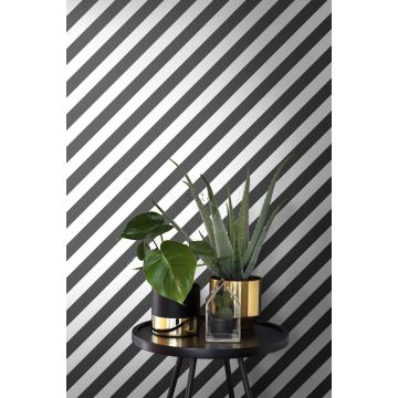 living room wallpaper stripes black and white 139112